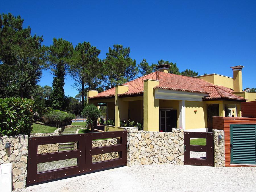 Maison normal T5+2 avec piscine dans un condominium fermé