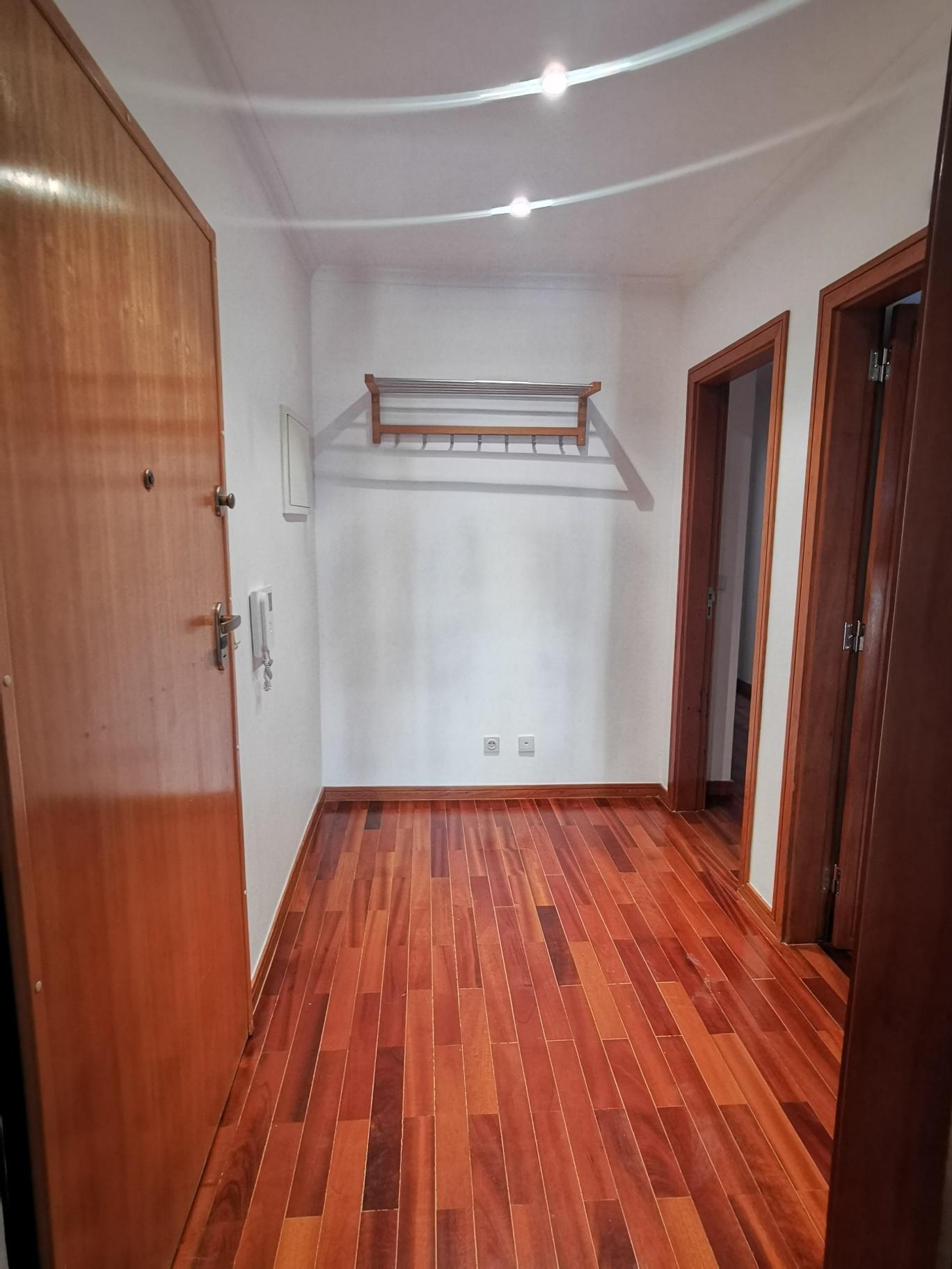 Apartamento T2 com estacionamento, Carcavelos, Cascais - Imagem 3