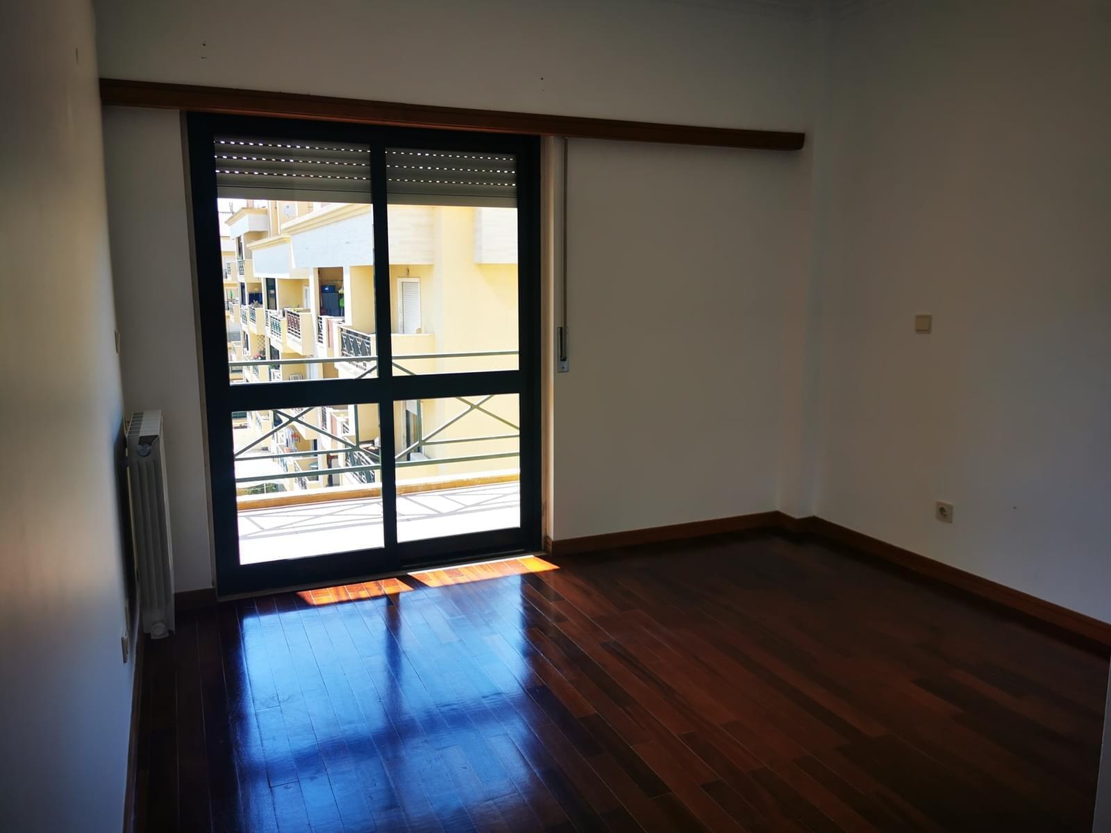 Apartamento T2 com estacionamento, Carcavelos, Cascais - Imagem 17