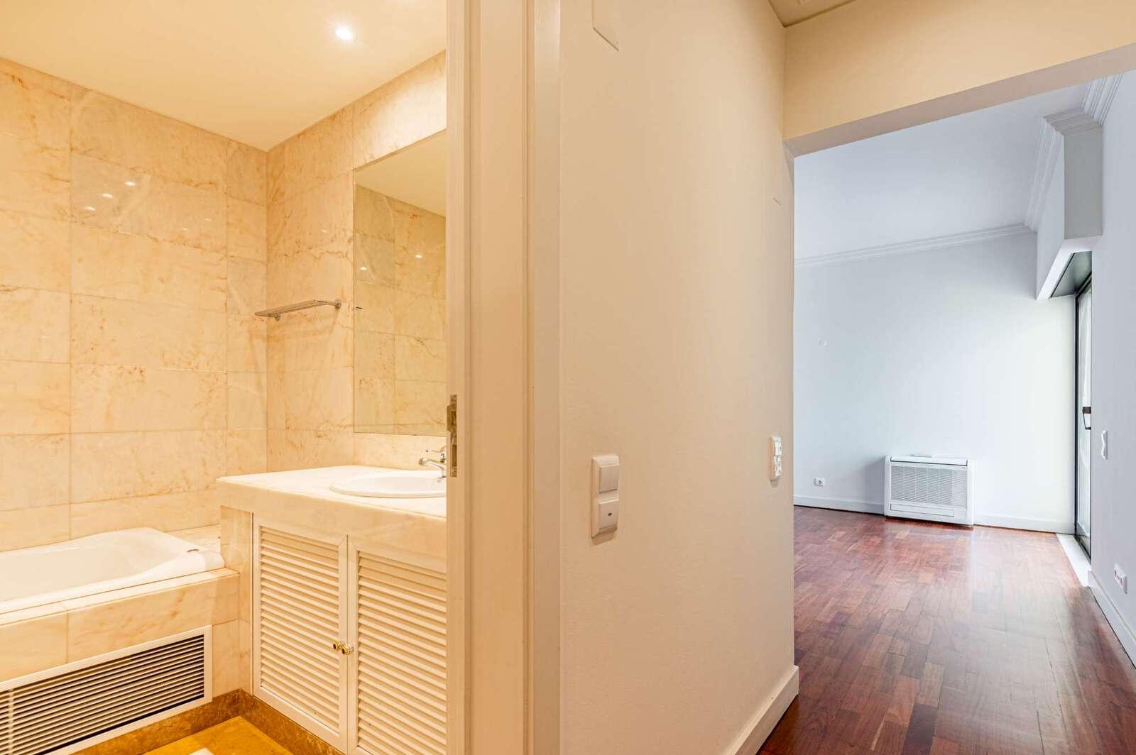 Apartamento T4 com piscina, São João do Estoril, Cascais - Imagem 19