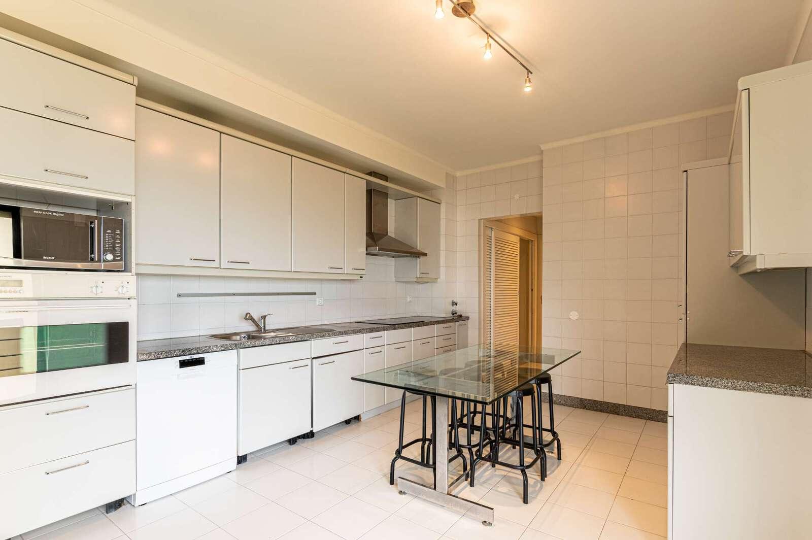 Apartamento T4 com piscina, São João do Estoril, Cascais - Imagem 12