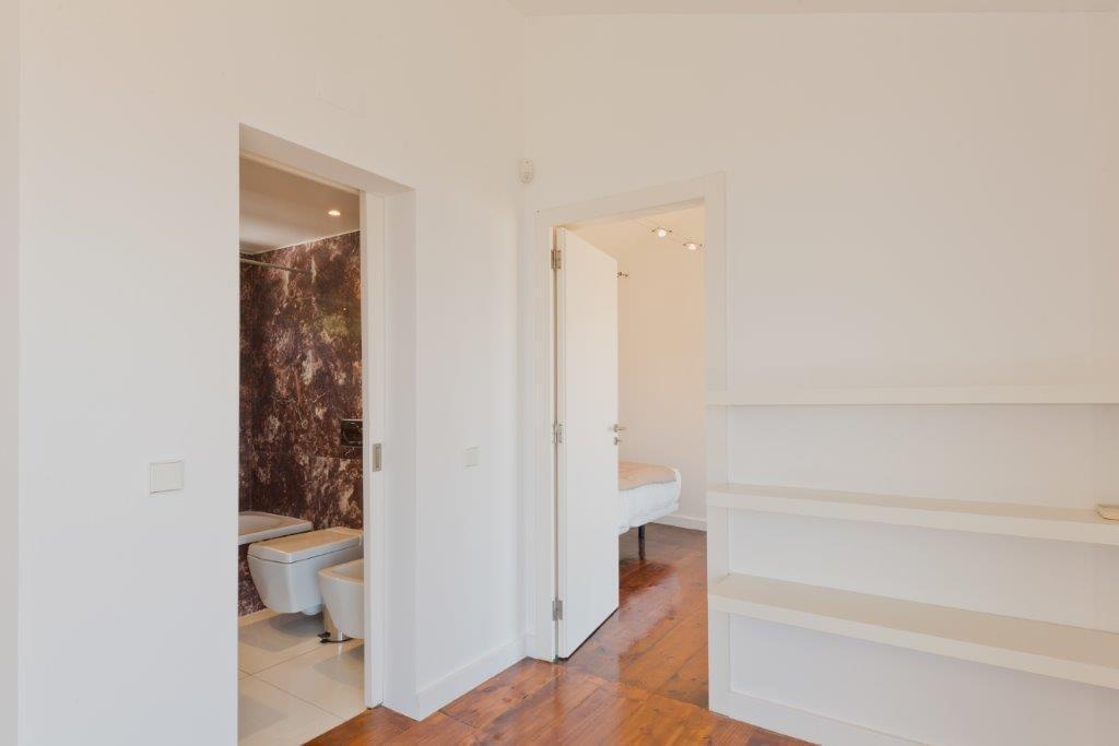 Moradia T3 + 1 com piscina, Biscaia, Cascais - Imagem 28