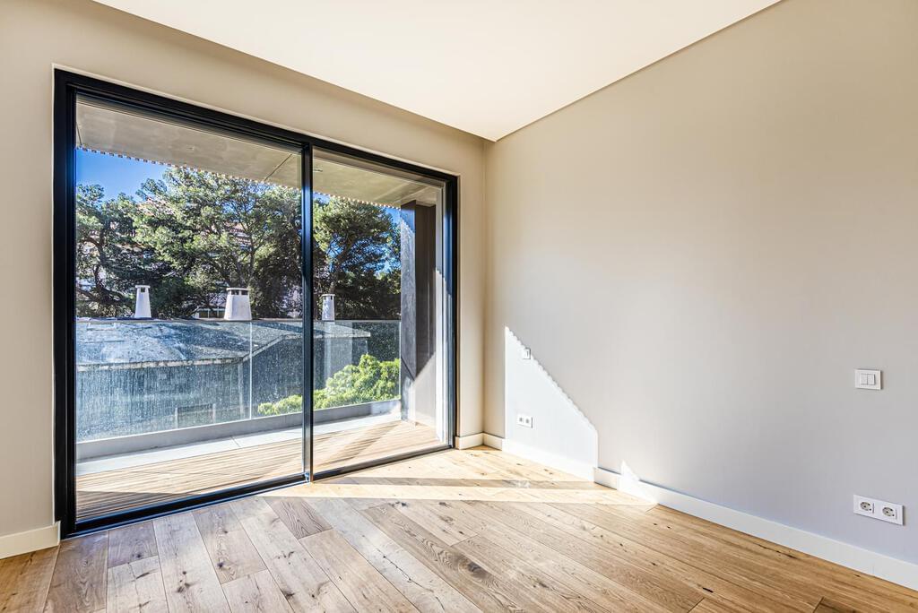 Apartamento T3+1 com estacionamento