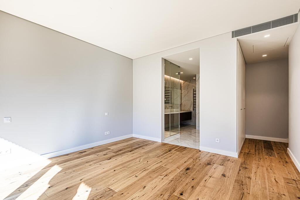 Apartamento T3+1 com estacionamento