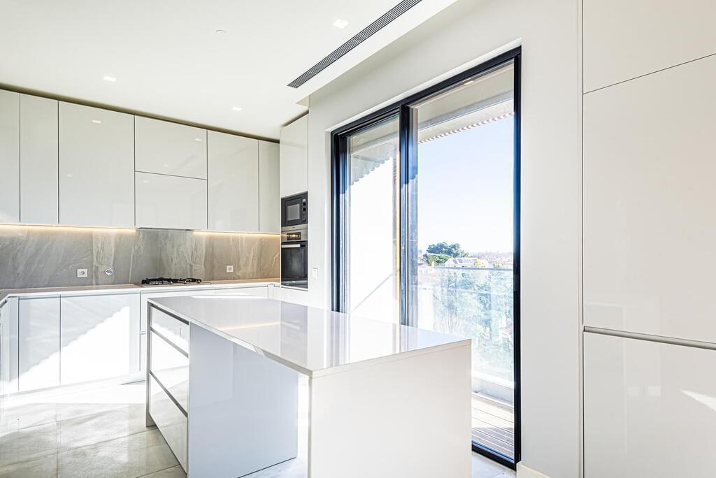 Apartamento T3+1 com estacionamento