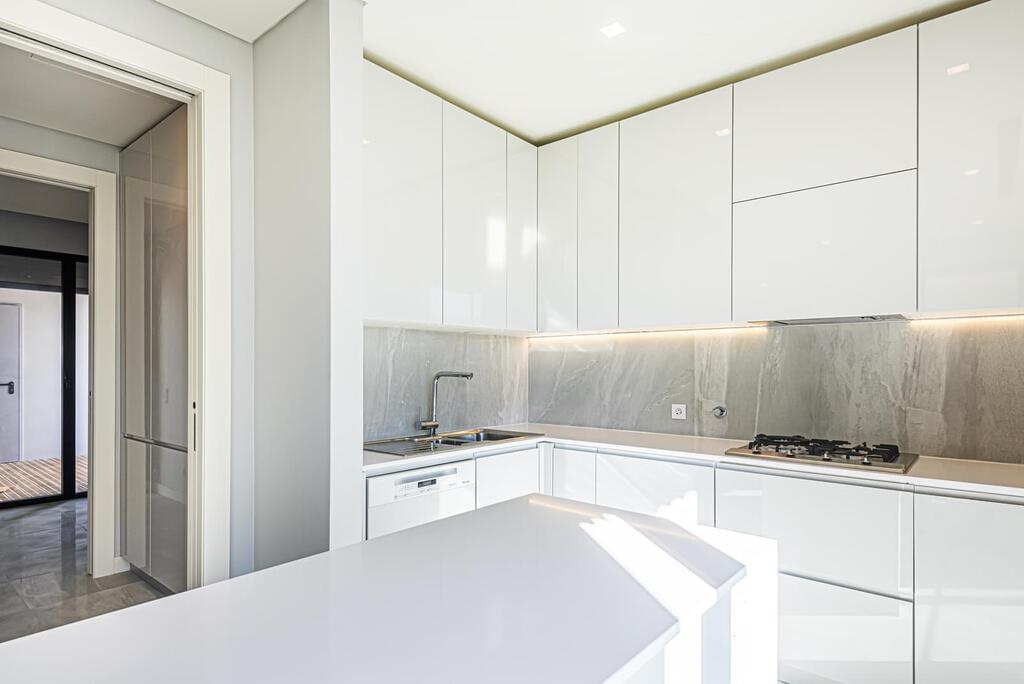 Apartamento T3+1 com estacionamento