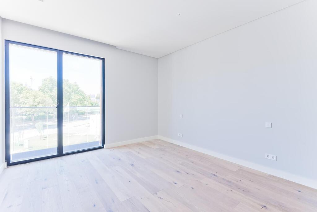 3 bedroom apartment with a swimming pool