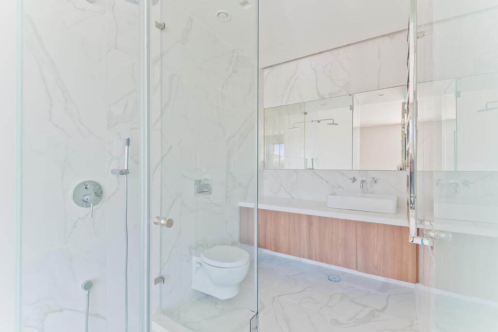 3 bedroom apartment with a swimming pool