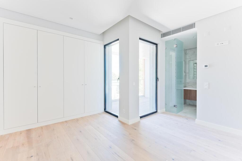 3 bedroom apartment with a swimming pool