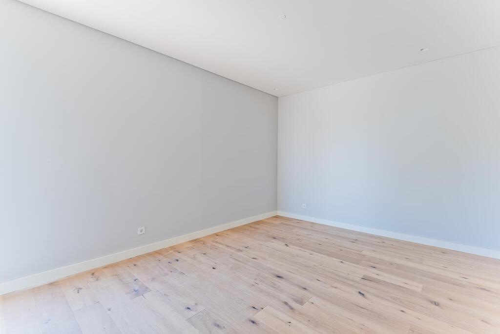 3 bedroom apartment with a swimming pool