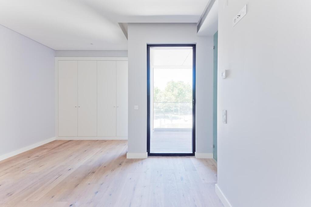 3 bedroom apartment with a swimming pool