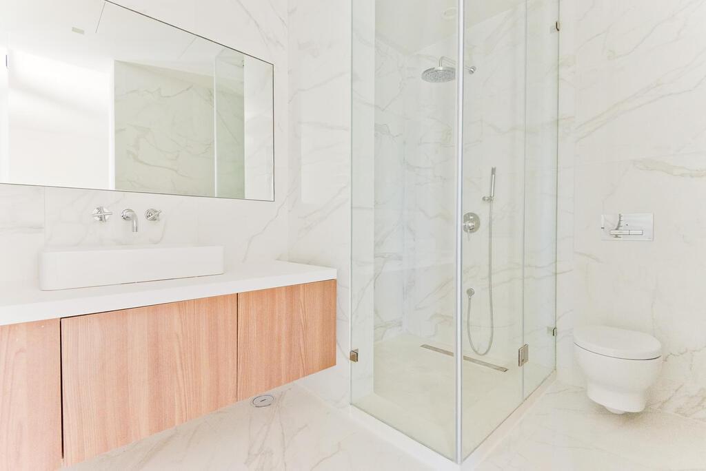 3 bedroom apartment with a swimming pool