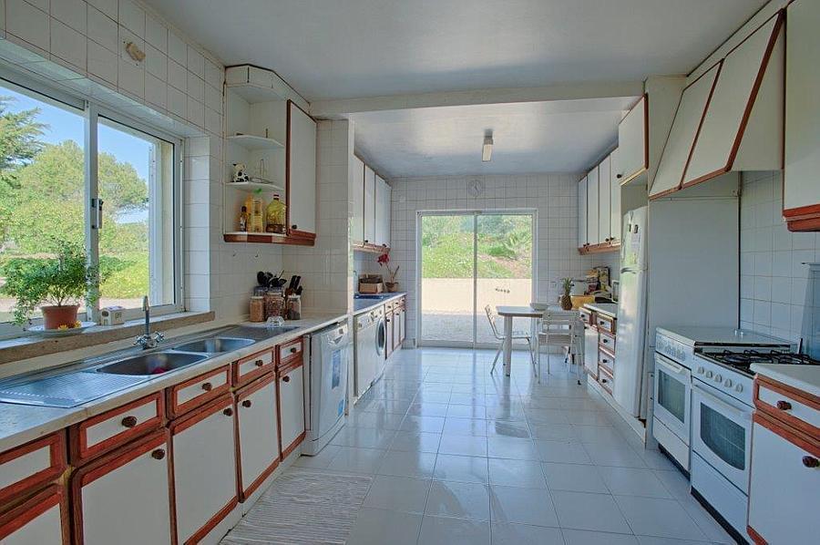 6 bedroom villa with a swimming pool