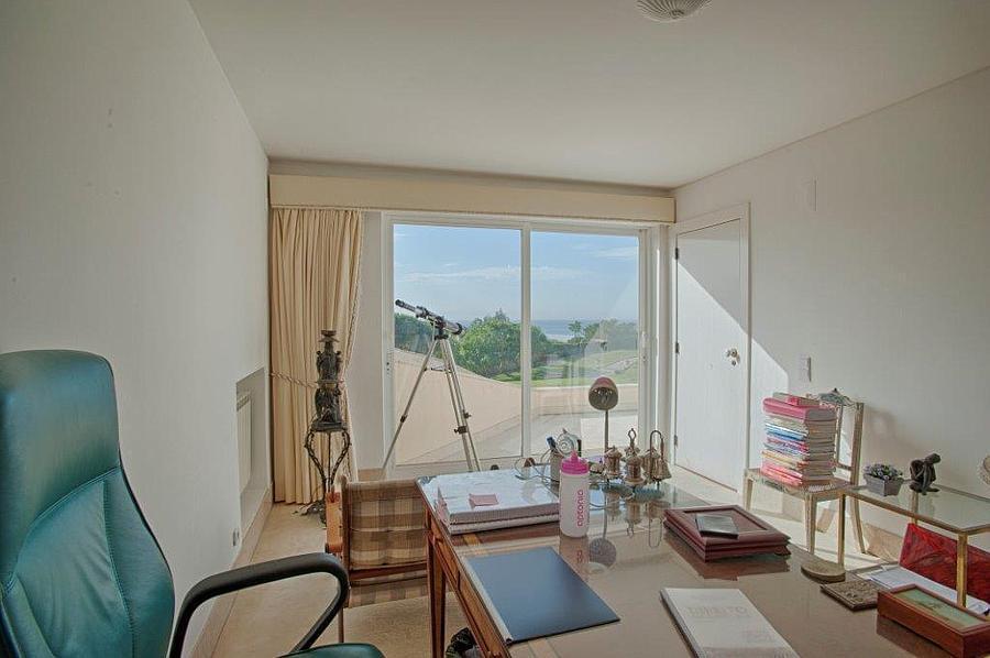 6 bedroom villa with a swimming pool