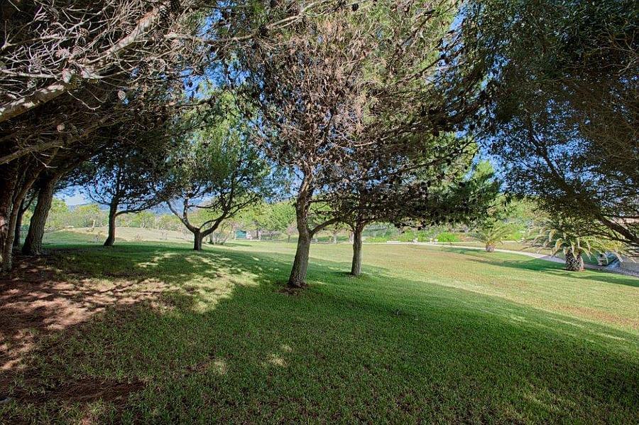 6 bedroom villa with a swimming pool