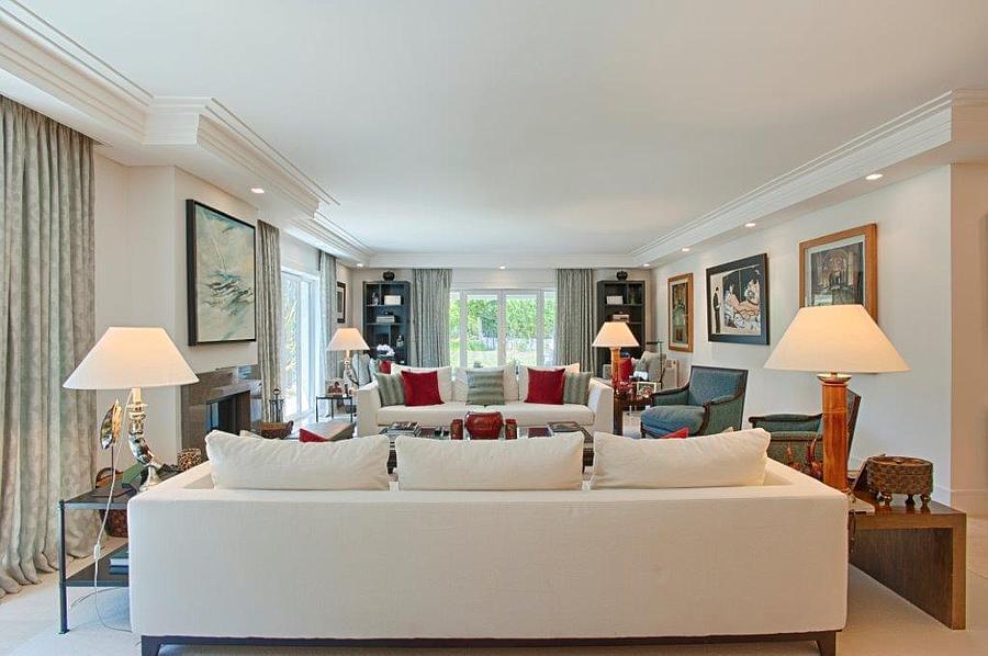 4 bedroom villa with a swimming pool