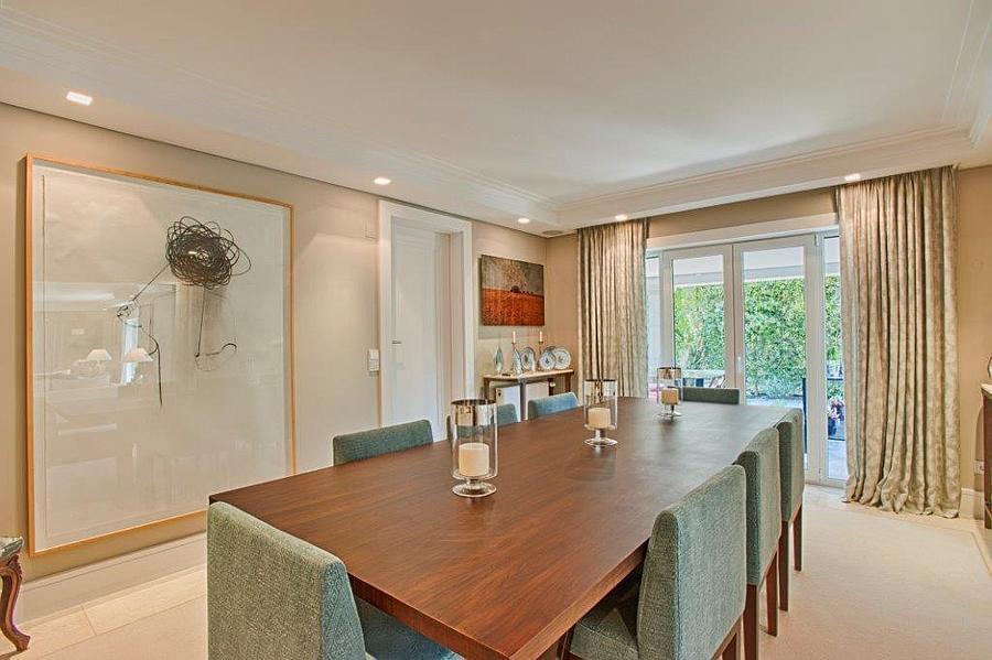 4 bedroom villa with a swimming pool