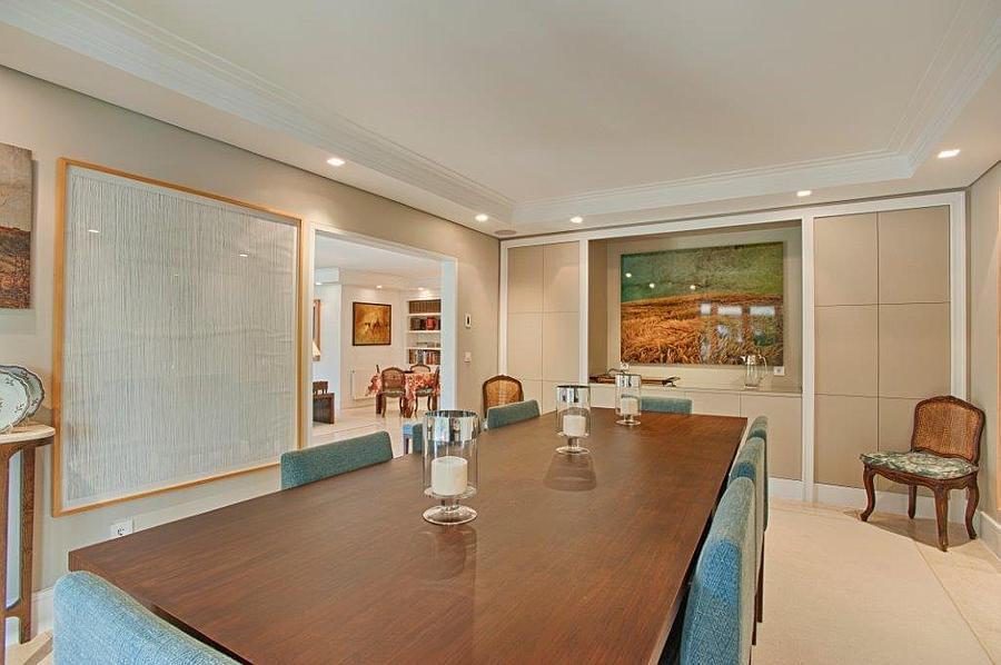 4 bedroom villa with a swimming pool