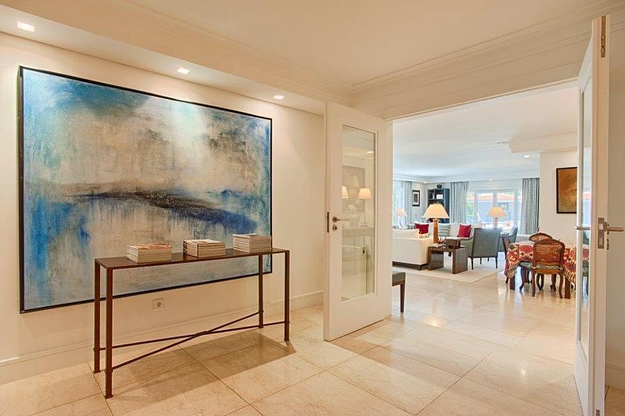 4 bedroom villa with a swimming pool