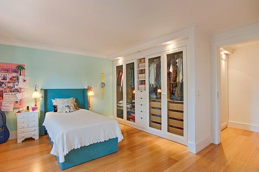 4 bedroom villa with a swimming pool