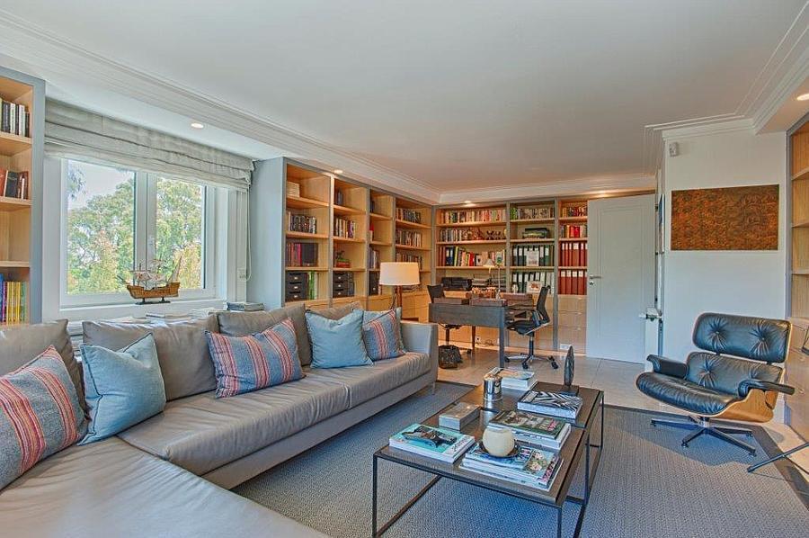 4 bedroom villa with a swimming pool