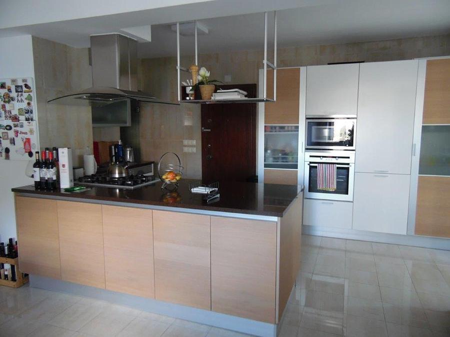 2 bedroom apartment with parking