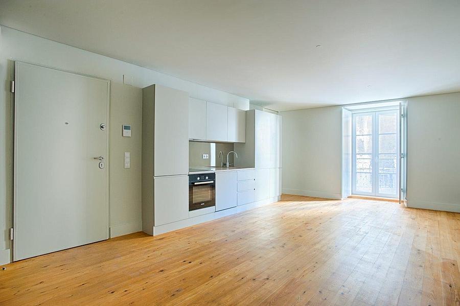 Studio Apartment in Bica dos Olhos, São Paulo, Lisboa