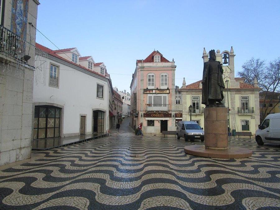 Project approved store + T2 in the historic center of Cascais
