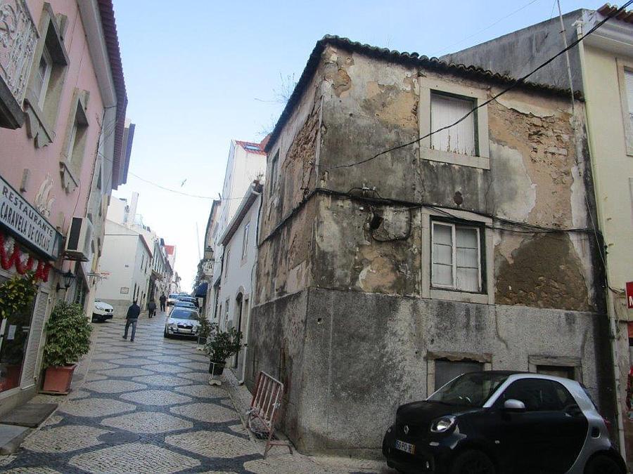 Project approved store + T2 in the historic center of Cascais