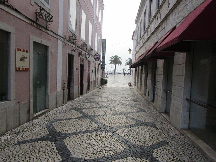 Project approved store + T2 in the historic center of Cascais