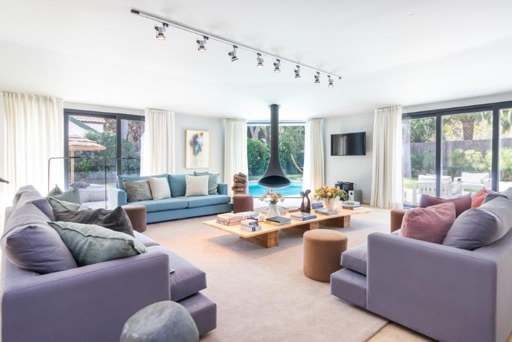 5 bedroom villa with a swimming pool