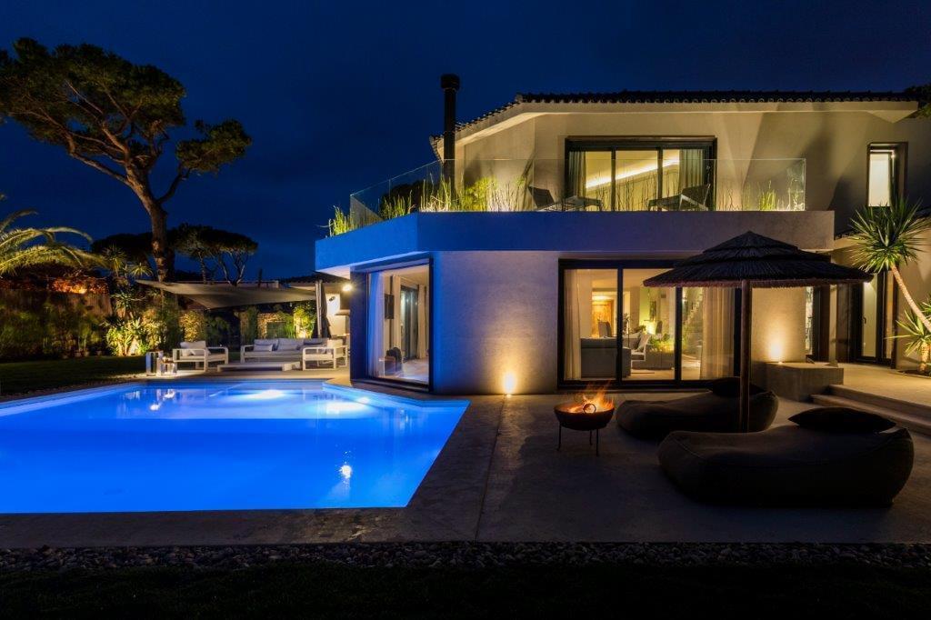5 bedroom villa with a swimming pool