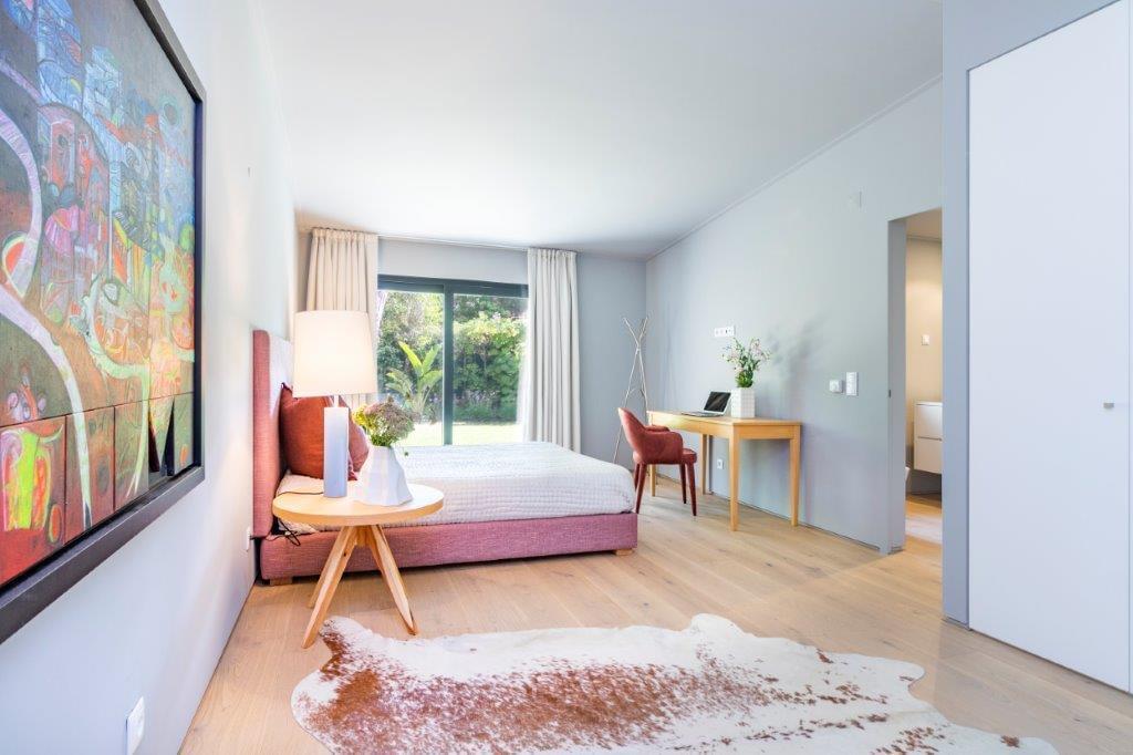 5 bedroom villa with a swimming pool