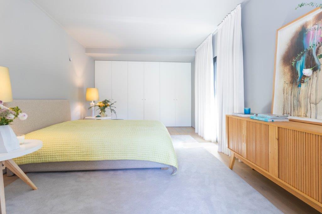 5 bedroom villa with a swimming pool