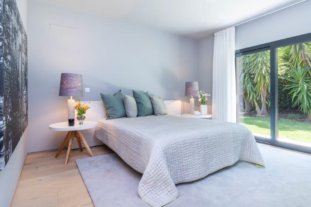 5 bedroom villa with a swimming pool