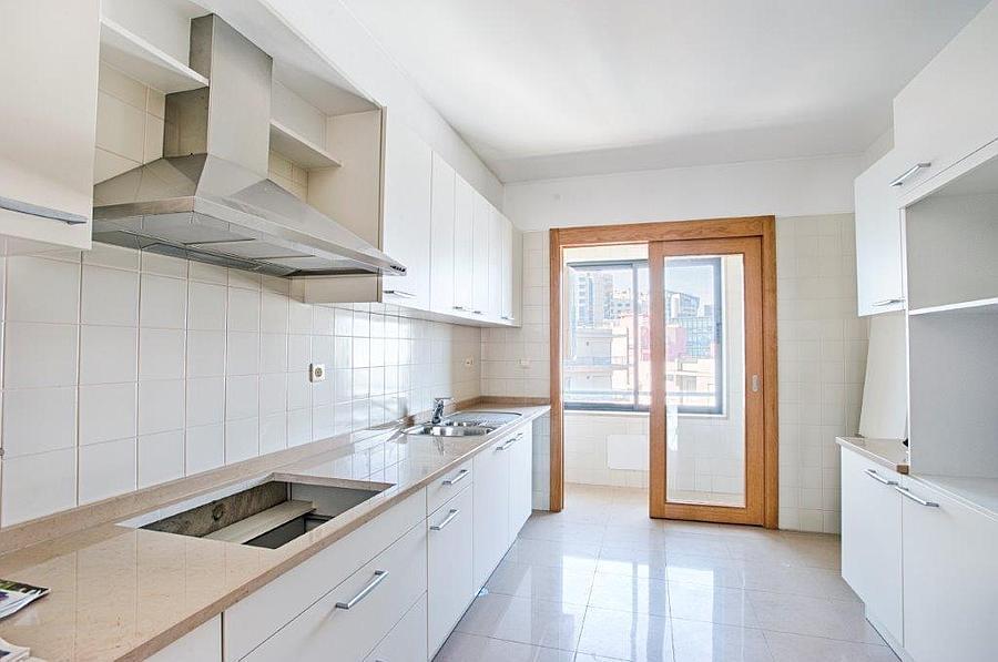 4 bedroom apartment with parking