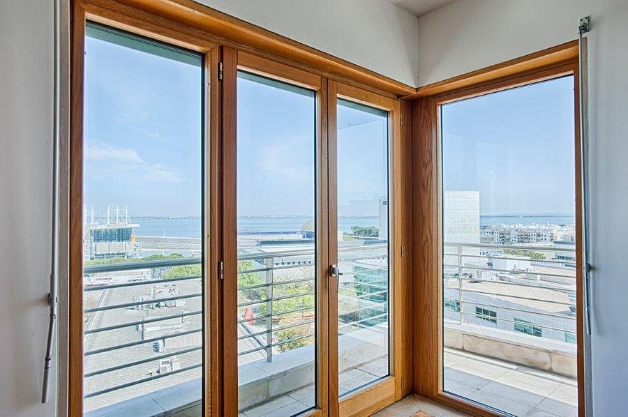 4 bedroom apartment with parking