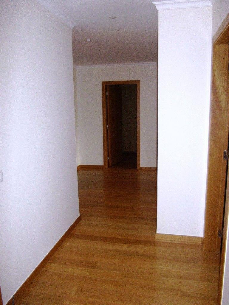 Appartement T4 avec piscine dans un condominium fermé