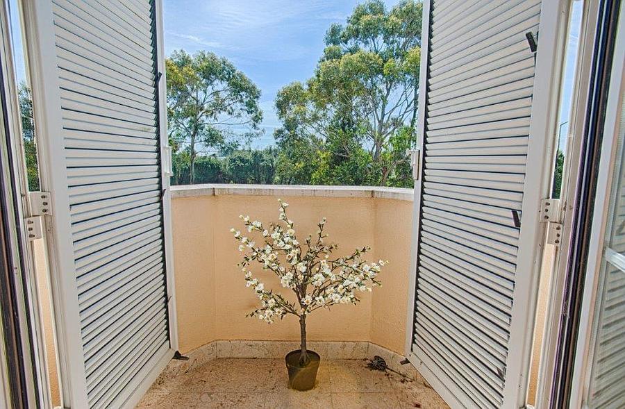 5 bedroom villa with a swimming pool