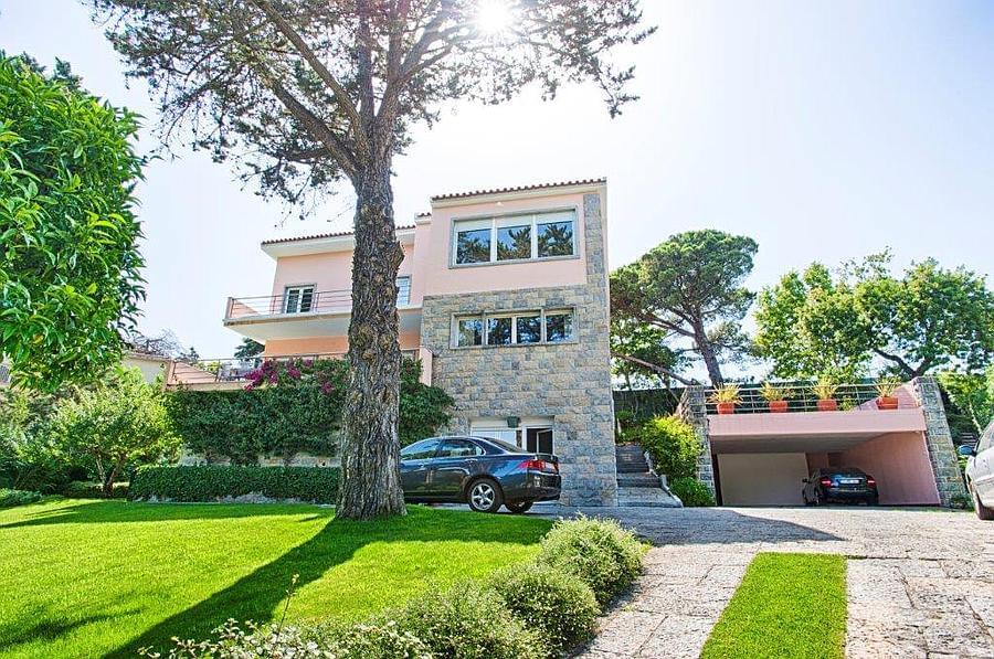 5 Bedroom House with garden, Estoril, Cascais