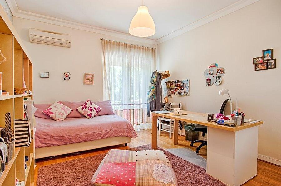 5 Bedroom House with garden, Estoril, Cascais