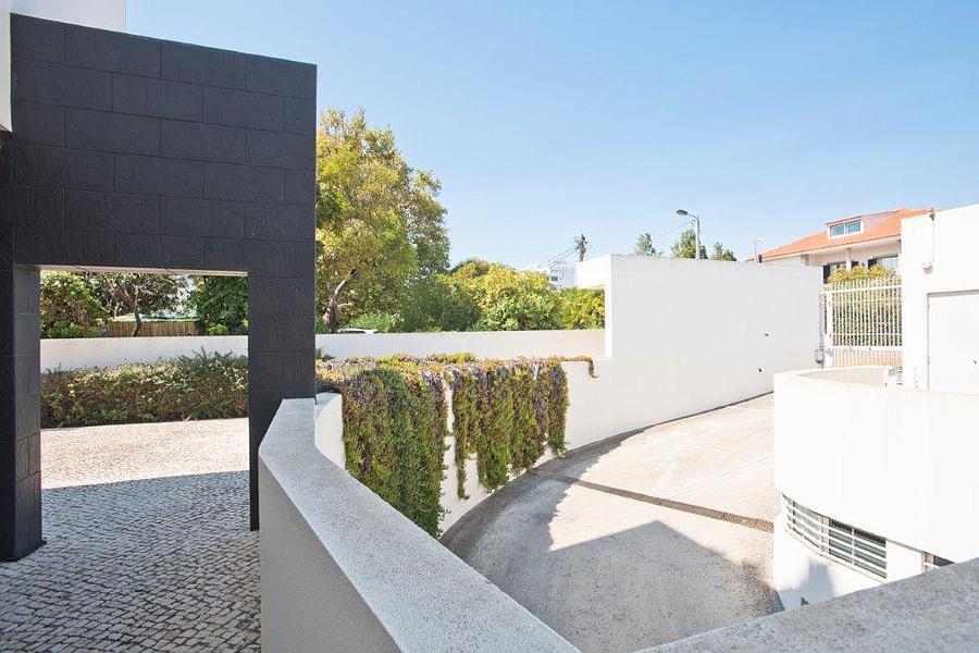 4 bedroom villa with a swimming pool