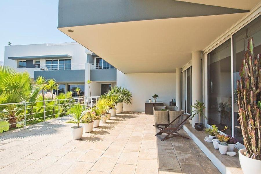 4 bedroom villa with a swimming pool