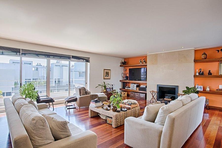 4 bedroom villa with a swimming pool