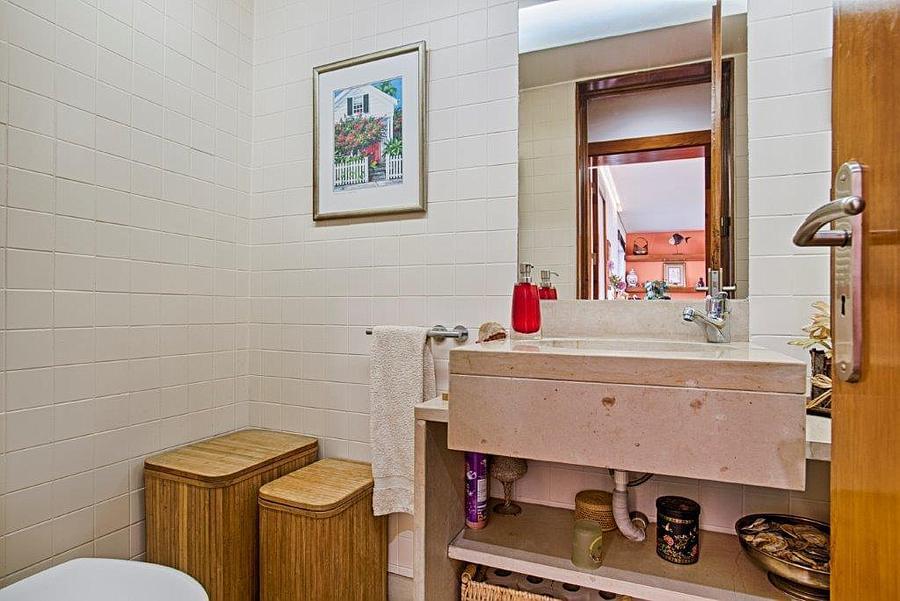 4 bedroom villa with a swimming pool