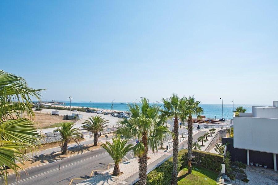 4 bedroom villa with a swimming pool