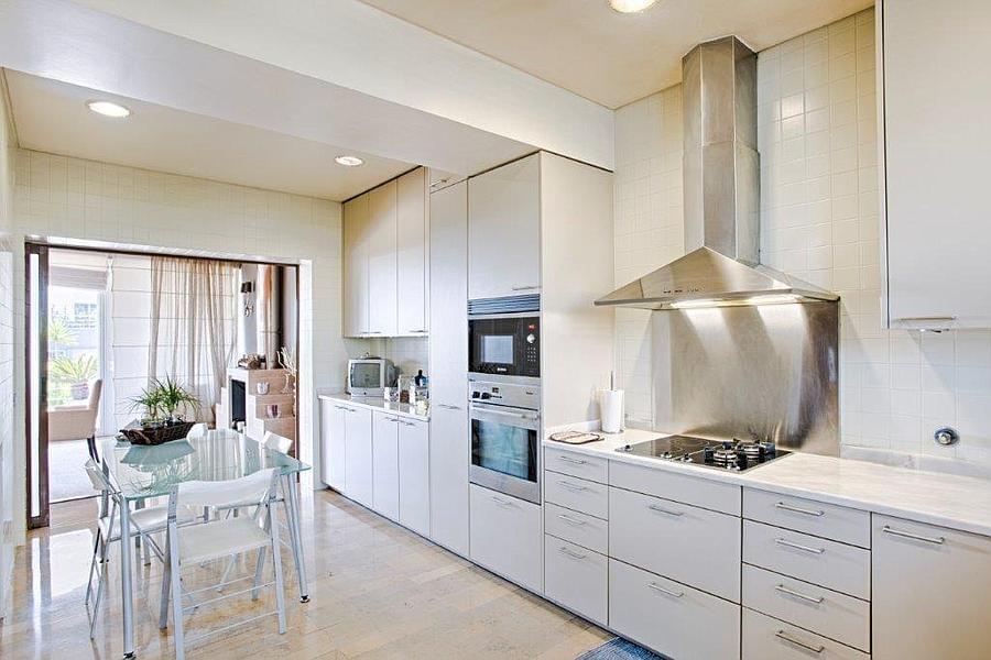 4 bedroom villa with a swimming pool