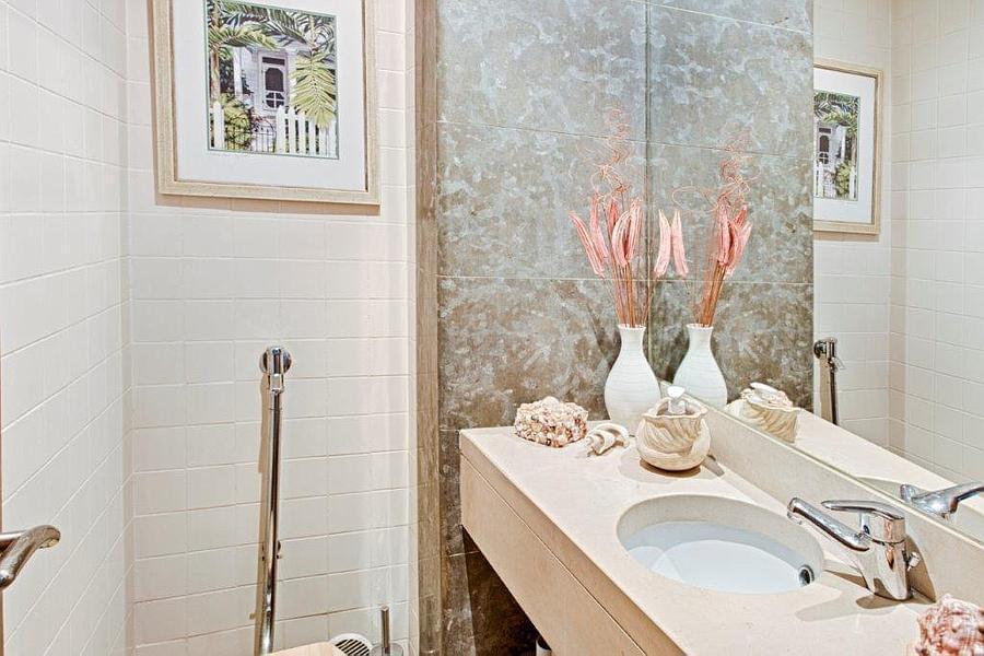 4 bedroom villa with a swimming pool