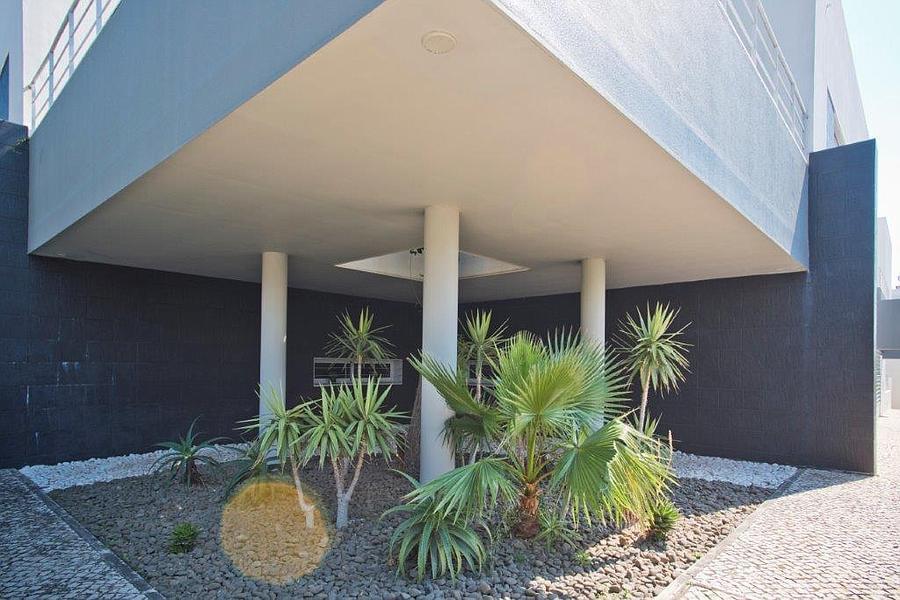 4 bedroom villa with a swimming pool