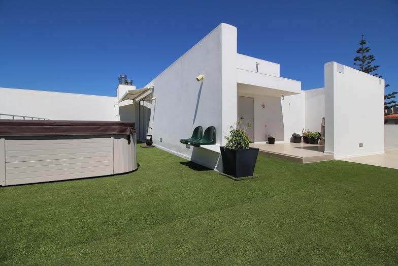 4 bedroom villa with a swimming pool